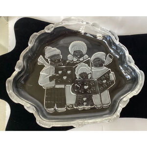 Christmas Carolers Candy Snack Dish Clear & Frosted Carved Hearts On Rim Mikasa